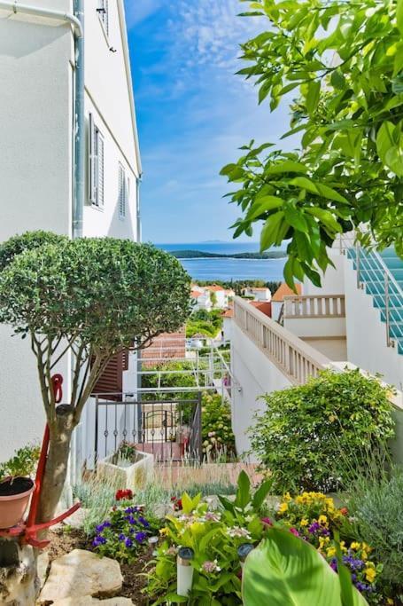 Apartman Tino With Two Sunny Terace Hvar Town Exterior photo