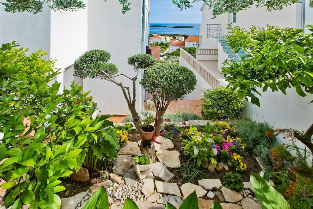 Apartman Tino With Two Sunny Terace Hvar Town Exterior photo