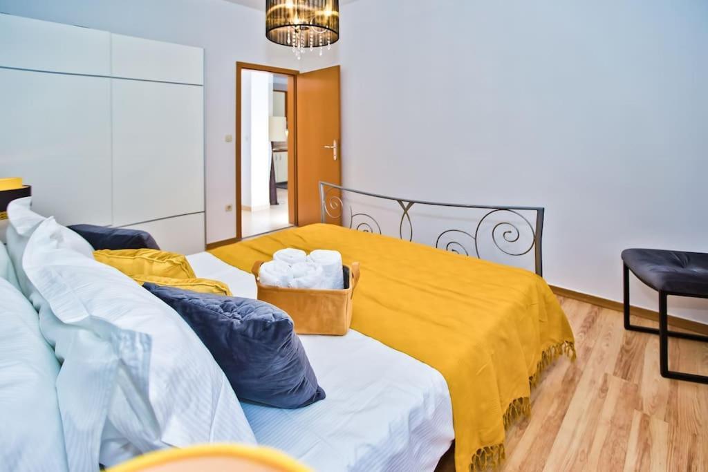 Apartman Tino With Two Sunny Terace Hvar Town Exterior photo